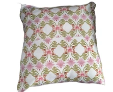 Cojín Rosado y Verde · Salas & lounge PR